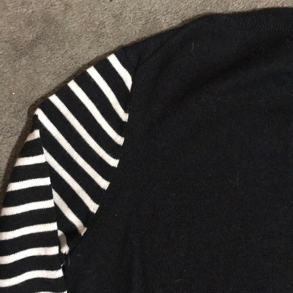 Banana Republic Sweater SZ Medium - Picture 8 of 8